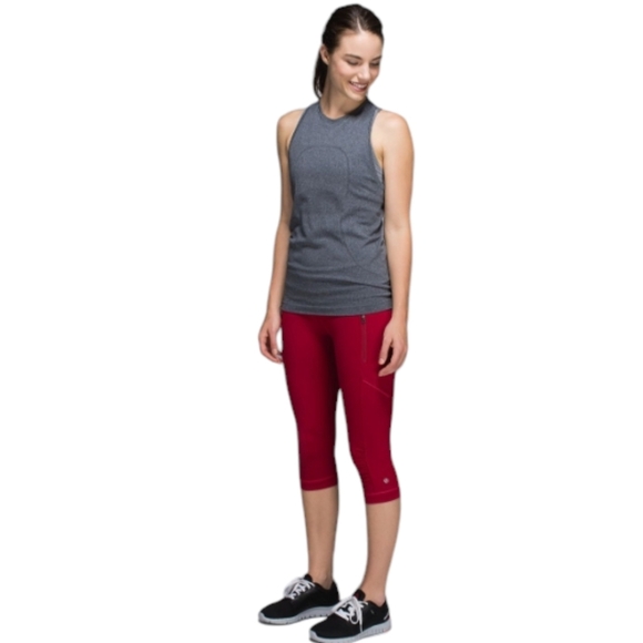 Lululemon Passion Crop II in Deepest Cranberry Luxtreme Pockets Size 4 - Picture 1 of 8